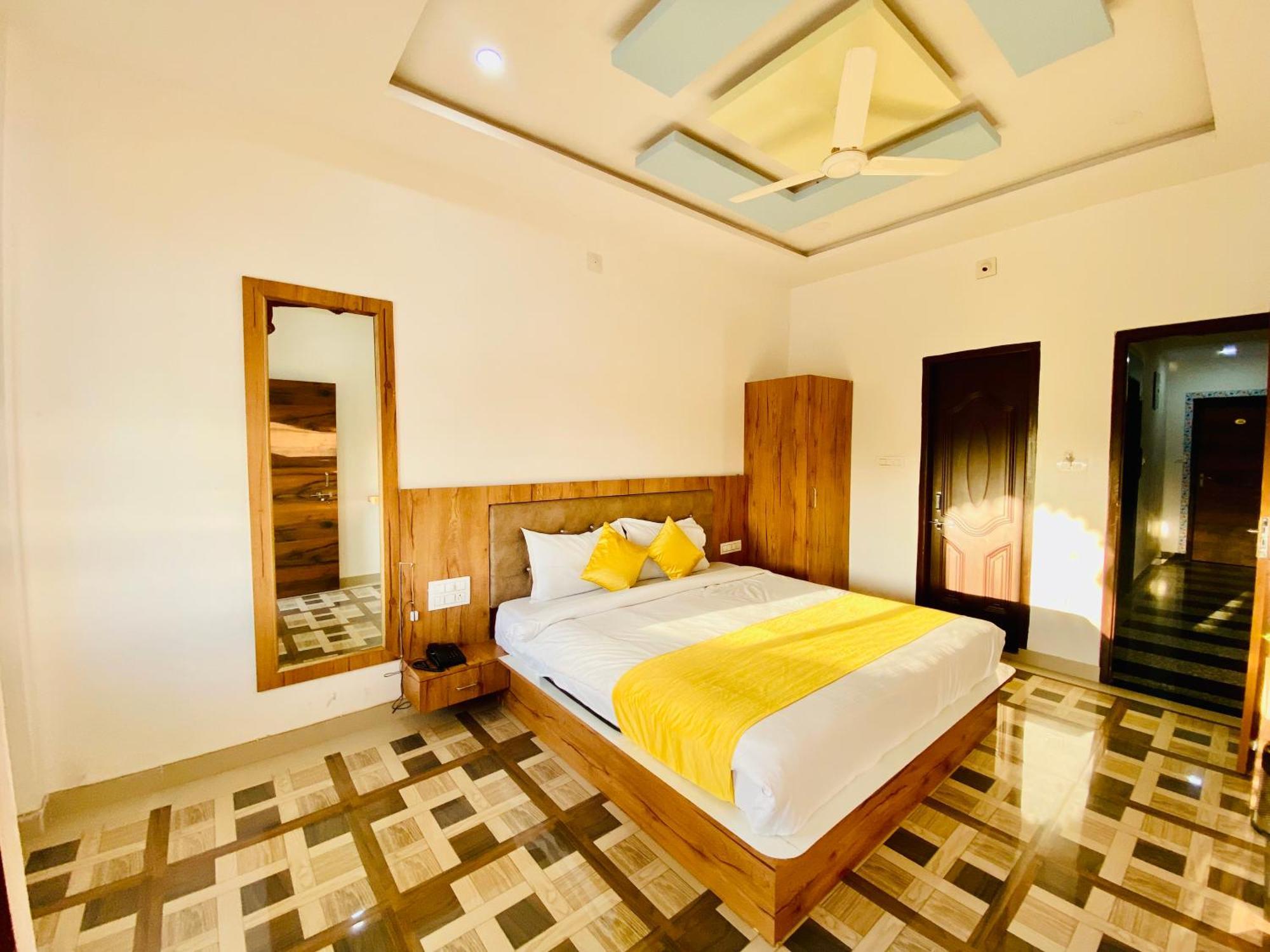 Hotel Vallabh A Lake Facing Balcony Udaipur Buitenkant foto