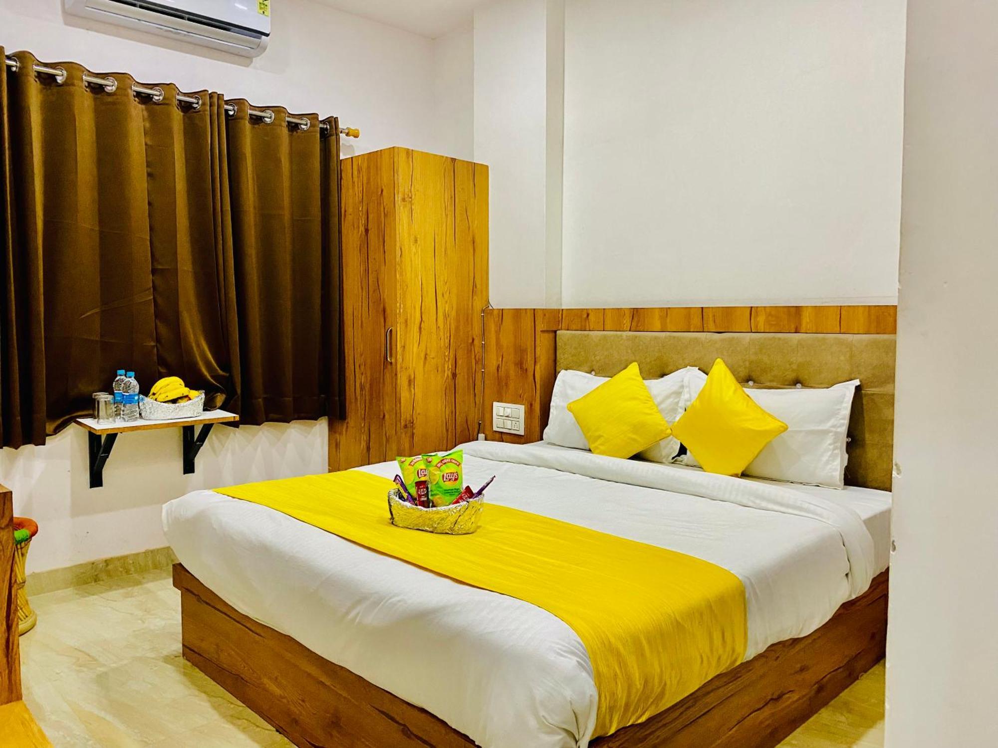 Hotel Vallabh A Lake Facing Balcony Udaipur Buitenkant foto