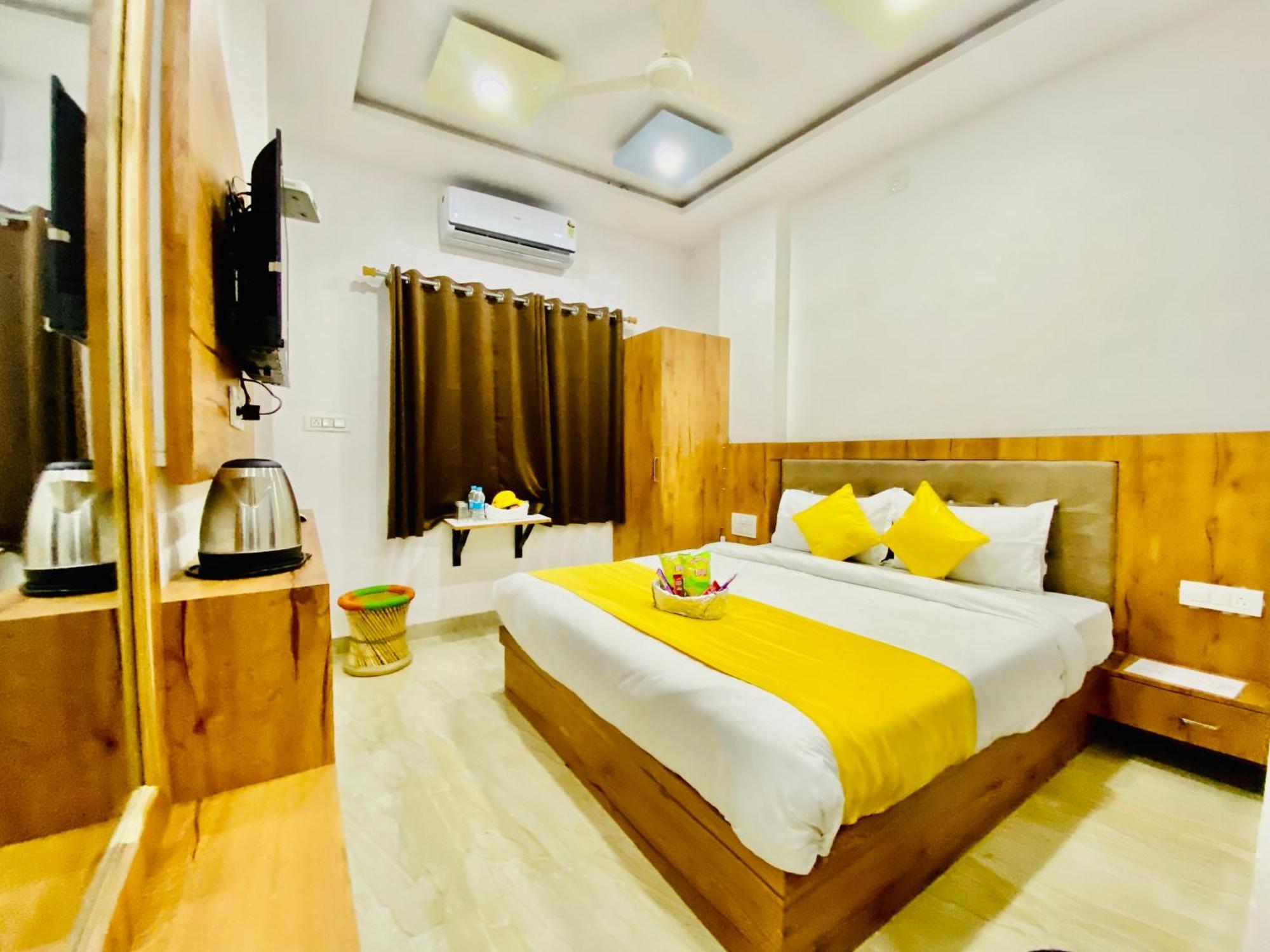 Hotel Vallabh A Lake Facing Balcony Udaipur Buitenkant foto